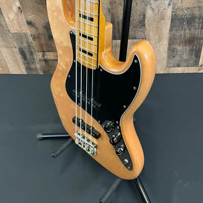Fender Classic Vibe 70's Jazz Bass 2020 - Natural image 19