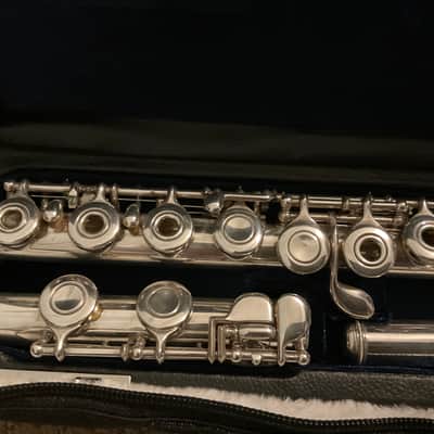Yamaha Open Hole Flute, All New Pads, New Deluxe Case image 2