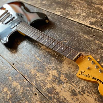 Fender 1969 Reissue Mustang Three Tone Sunburst MIJ Japan 2010 w/ Hardcase image 10