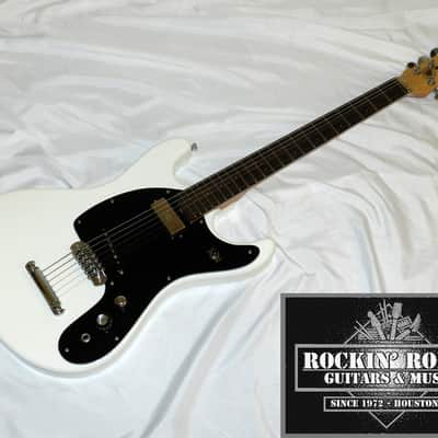 Mosrite Johnny Ramone Signature Fillmore Japan 1996 White w/Ramones Case & COA image 4