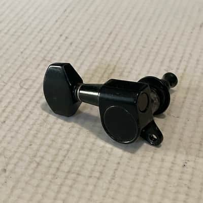 2020's Kramer Nightswan Series GOTOH Style 6 In Line LH Black Tuners Tuning Pegs image 4