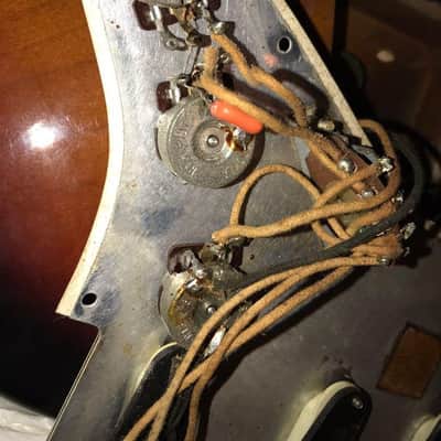 1989 Fender AVRI '62 Stratocaster with all tags and case candy image 7