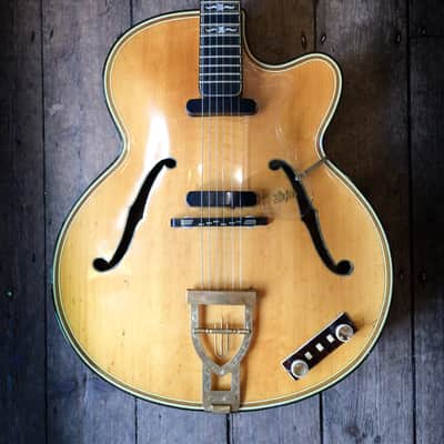 1959 / 60 Hofner Golden Hofner Blonde Natural Series 1. With hard shell case image 1