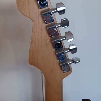 Fender Standard Stratocaster with Maple Fretboard 1998 - 2005 - Brown Sunburst image 5