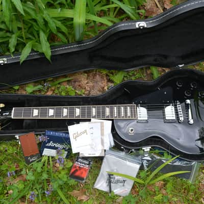 2025 Gibson Les Paul Studio in Ebony w/New Black Dunlop Straplocks and a like New Black Gibson Hardshell Case ~ As New ! image 9