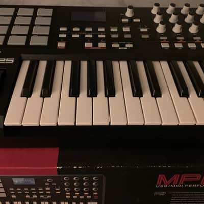 Akai MPK25 2012 - Black image 13