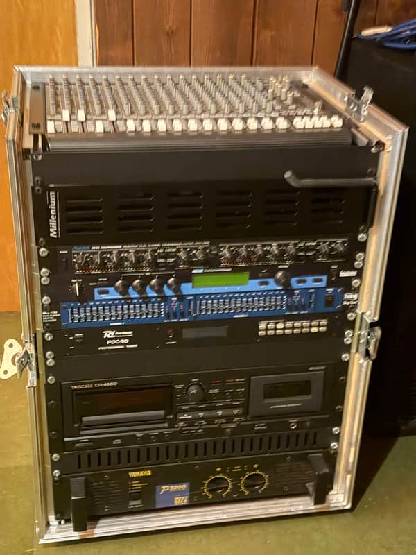 Complete PA Rack – Mackie CR1604 VLZ Pro, Yamaha P3200, Lexicon MPX 500 + Flightcase image 1