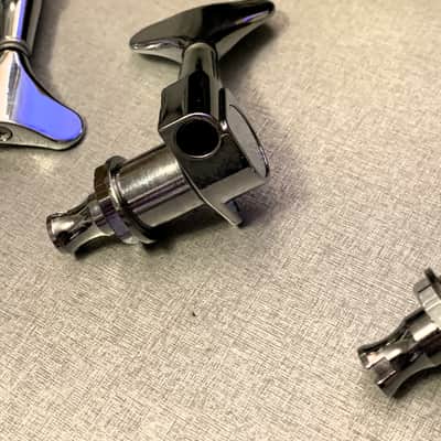 4x Unbranded tuning keys for bass guitar In great shape image 3