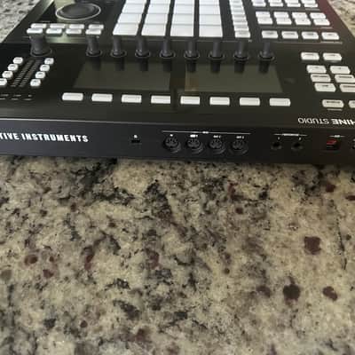 Native Instruments Maschine Studio – Excellent Condition – Original Box – Software Transfer Included image 5