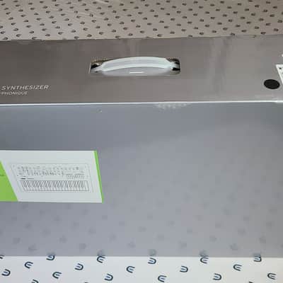 Korg Minilogue Bass Synthesizer w/original box image 3