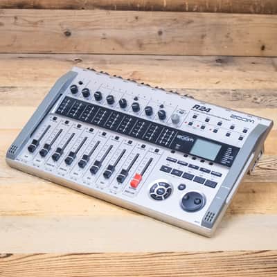 Zoom R24 (R-24) Digital Multitrack Recorder Multi-Track Interface U284609 image 4