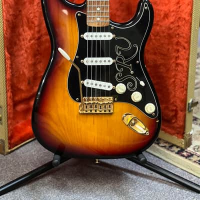 1992 Fender Stevie Ray Vaughan Stratocaster with Pau Ferro Fretboard - 3-Color Sunburst image 2