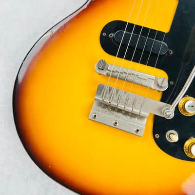 Gibson Melody Maker Double Cutaway 2-Pickup with Vibrola 1964 - Sunburst image 4