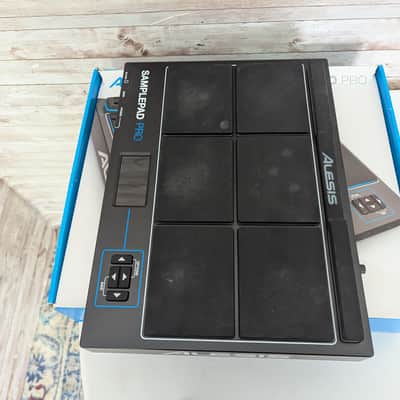 Alesis SamplePad Pro 8-Pad Percussion and Sample-Triggering Alesis SamplePad Pro 8-Pad Percussion and Sample-Triggering