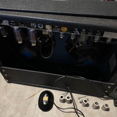 Fender Vibrolux Reverb amplifier, 1972, 70's Silverface amp image 13