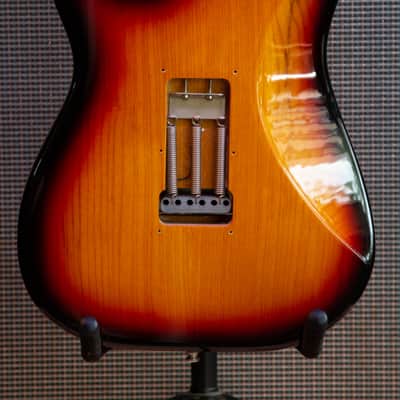 G&L Legacy 1995 - Sunburst image 12