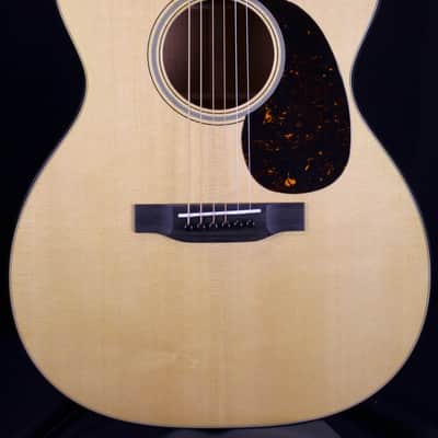 2025 Martin USA Standard Series Spruce Mahogany Acoustic Guitar 000-18 Natural w/Case image 1