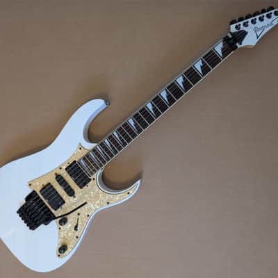 中古Ibanez RGシリーズ RG350DX ホワイトエレキギター Open Box Ibanez RG350DX Electric Guitar White | Guitar Center
