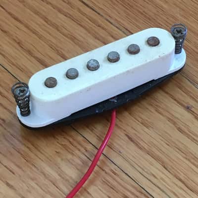 Vintage MIJ? Strat Pickup Aged Relic Yellow Cover Fender Japan? Electric Guitar image 2