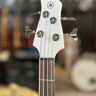 YAMAHA TRBX304 White image 5