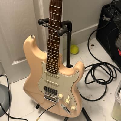 Modded Squier Standard stratocaster HSS 2008 - Vintage white/Cream image 2
