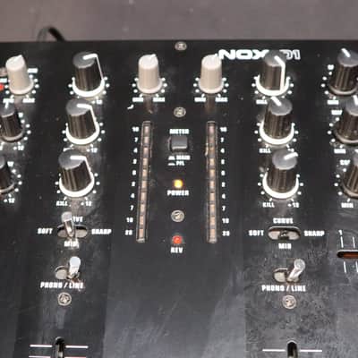 Behringer NOX101 2-Channel DJ Mixer VCA 2010s - Standard image 10