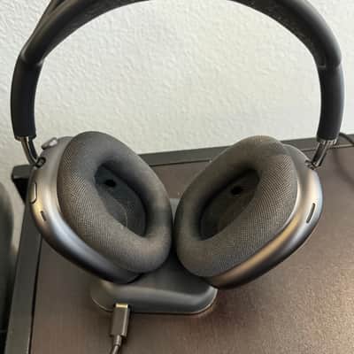 Apple AirPods Max Space Gray Lightning w/ WaterField Case + Max Stand image 2