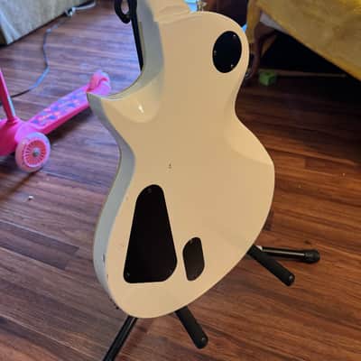 ESP LTD EC-1000 Snow White image 3
