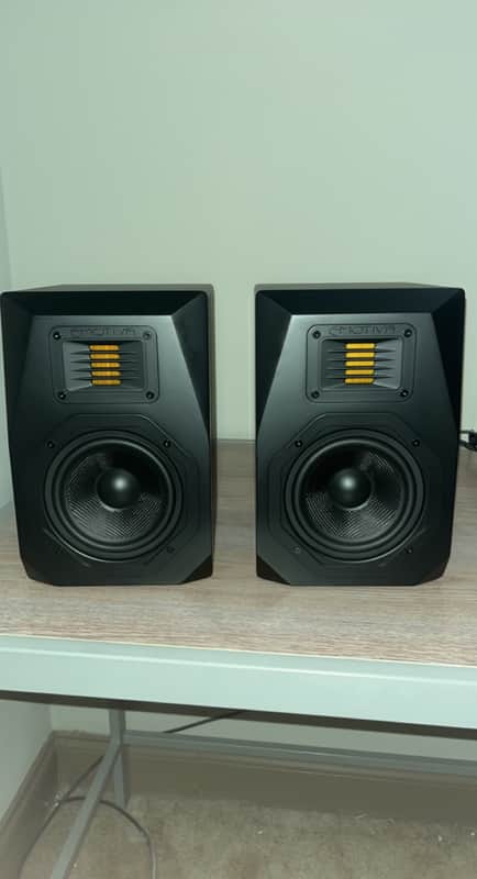 Emotiva Airmotiv B1+ Bookshelf Speaker image 1