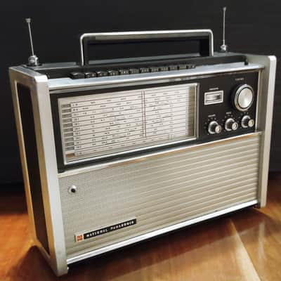 Vintage National Panasonic RF-5000 Multiband Transistor Radio