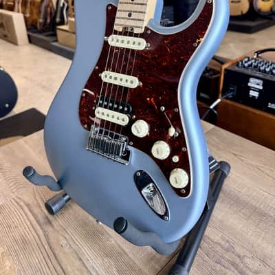 Fender STRATOCASTER AMERICAN ELITE ICE BLUE SATIN METALLIC + CUSTODIAB image 4