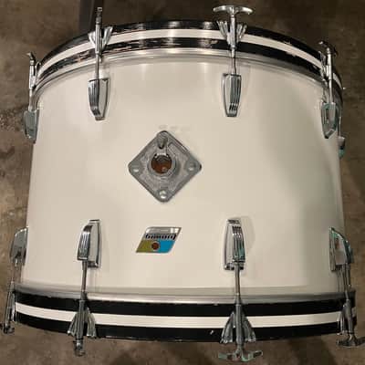 Ludwig 15, 18, 24 Super Classic 3 ply 70s White cortex drum set image 13