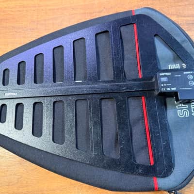 Betso Sharkie Active LPDA UHF Antennas - Matched Pair with Padded Cases - 470-850 MHz image 2