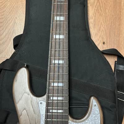 Bacchus 5 string jazz bass Wl5 - Weathered grey image 4