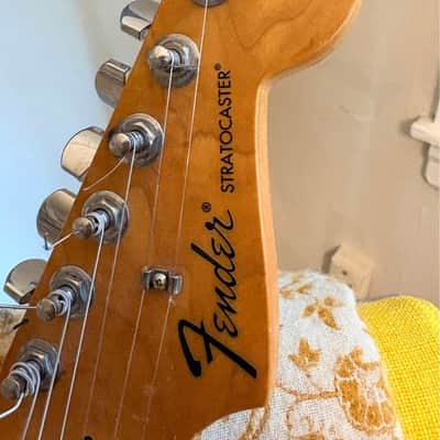 Fender Stratocaster 2011 - Sunburst image 3