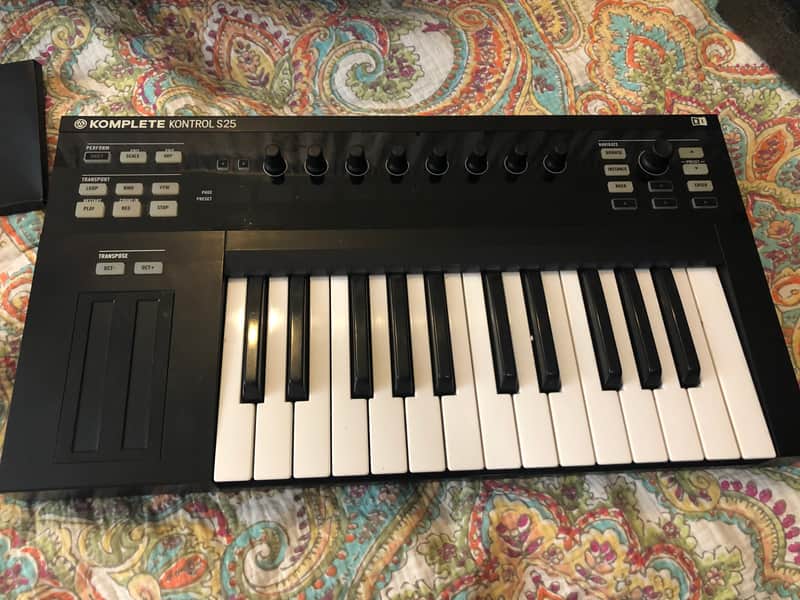 Komplete Kontrol S25 Keyboard Controller MIDI USB W Box image 1