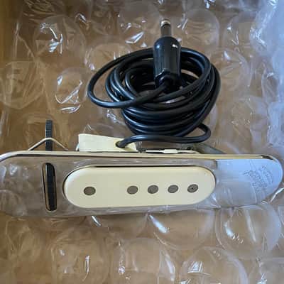 Vintage DeArmond Model RHC-B Soundhole Pickup 1960s - White w Chrome RHC-B 1960s - Chrome image 2