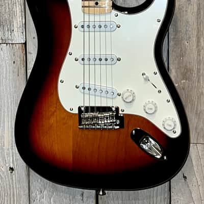 Sweet Fender Player Stratocaster, Maple Fretboard 3-Color Sunburst, CCG Custom Shop, Insane Player ! image 5