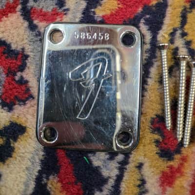 Fender Mustang Bass Neck Plate w/ Screws Rubber Cover 1975 image 3