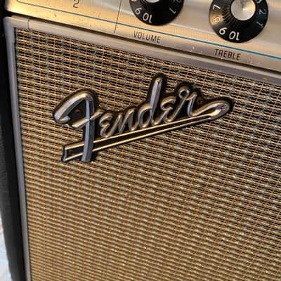 Fender Princeton Reverb "Drip Edge" 15-Watt 1x10" Guitar Combo 1968 - 1969 - Silverface image 2