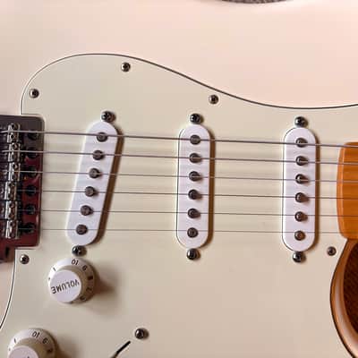 Fender Standard Stratocaster (MIM) 2015 - Arctic White Bild 4