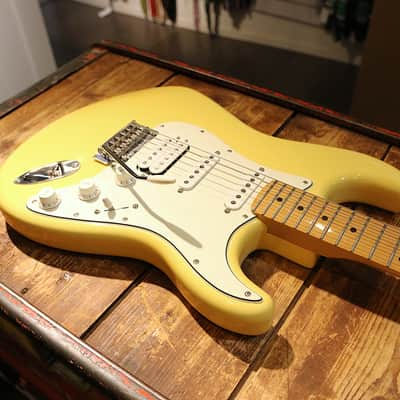 Fender Player Stratocaster HSS with Maple Fretboard 2018 - 2024 - Buttercream image 4