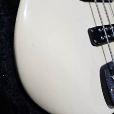 G&L El Toro 1988 - White image 11