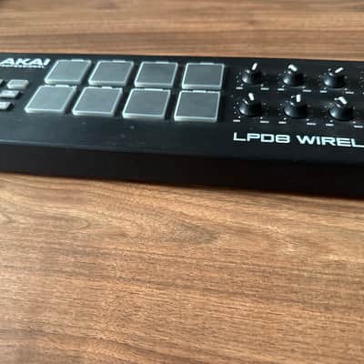 Akai LPD8 MKII MIDI Controller - Black image 2