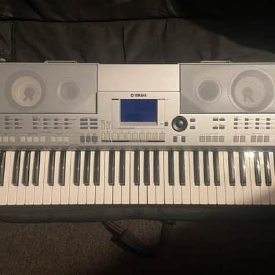 Yamaha PSR-S500 Arranger Workstation Keyboard 2007 - Silver