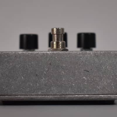 Electro-Harmonix Stereo Pulsar Analog Tremolo Pedal image 6