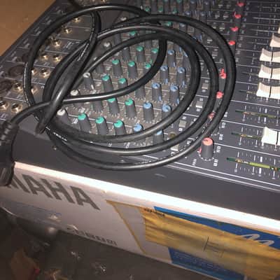 Yamaha MX12/4 mixing console 2006 - Grey image 4
