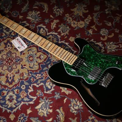 Vintage Guitars VSA500PSB VINTAGE SEMI ACOUSTIC GUITAR TWIN W90