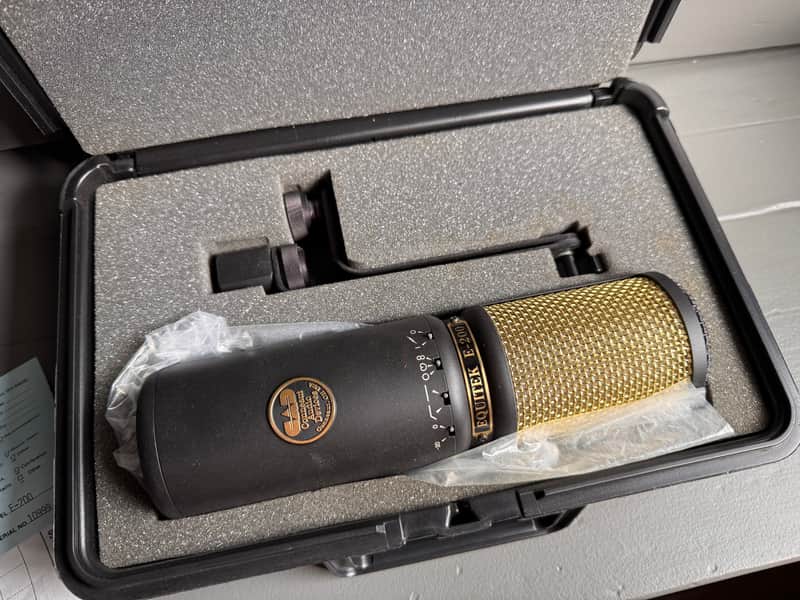 CAD Equitek E200 Multipattern Condenser Microphone