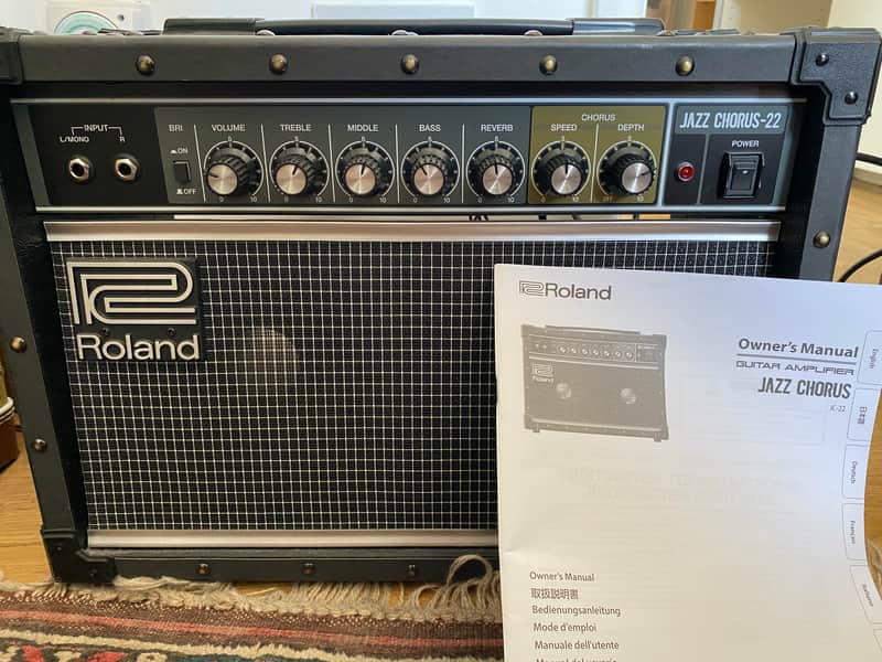 Roland JC-22 Jazz Chorus 2-Channel 30-Watt 2x6.5" Guitar Combo 2016 - Present - Black with Manual Bild 1
